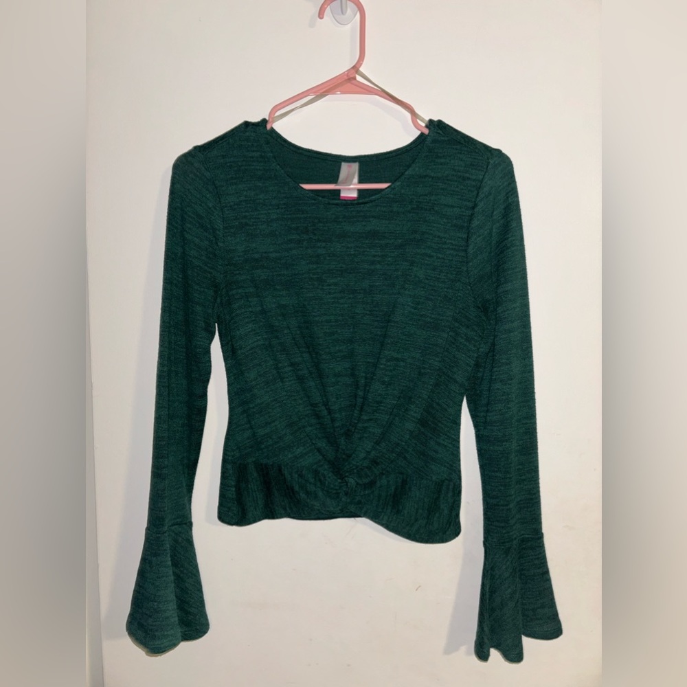 Cute long sleeve scrunch top